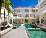 Bali Court Hotel & Apartments